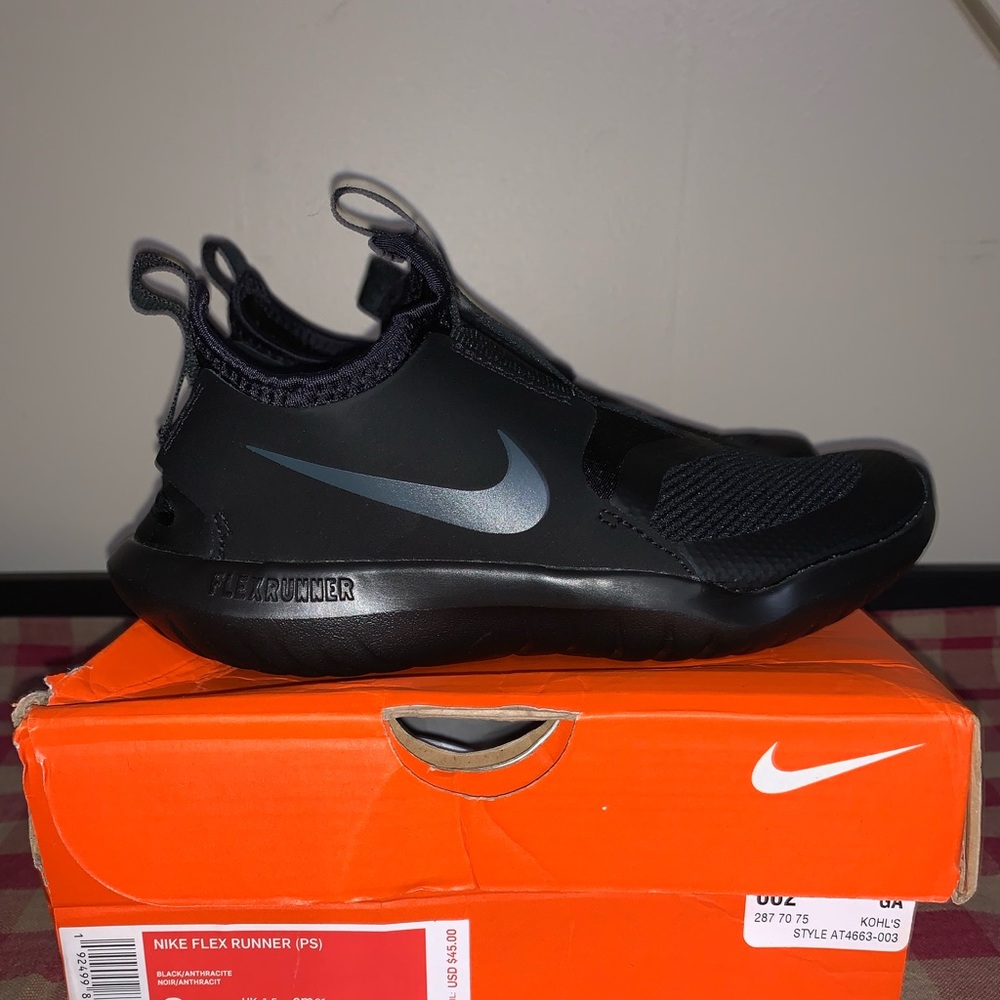Kids Nike Flex Runner, Size 1 Brand new